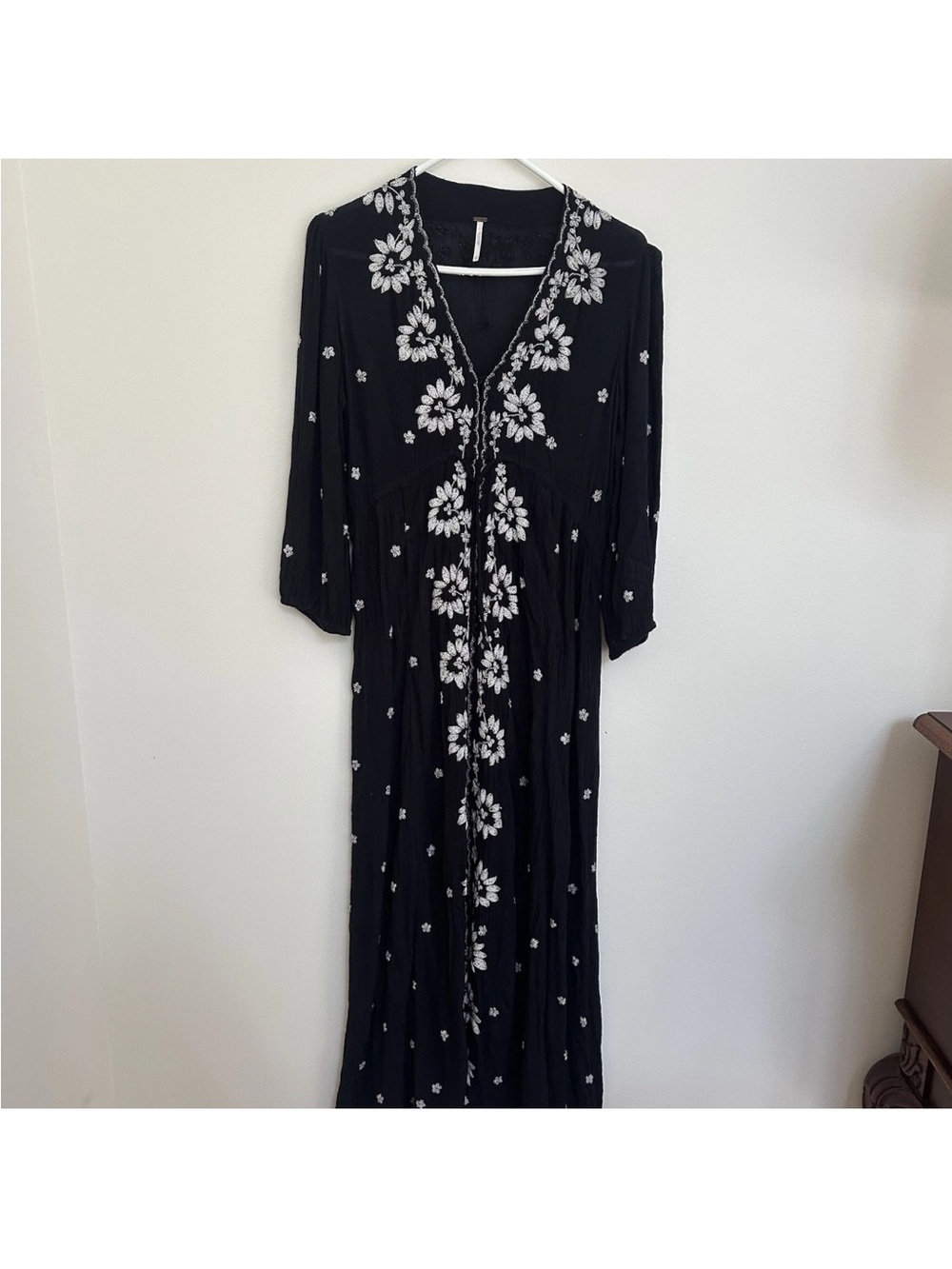 FREE PEOPLE Fable Black & White Embroidered Midi  Dress Size XS Gauzy Flowy BOHO